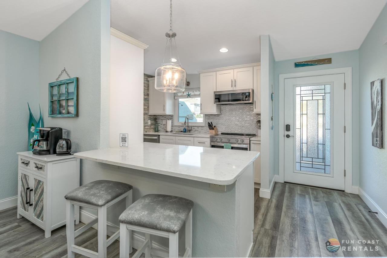 Dog Friendly Home Wprivate Fenced Yard, Garage & Fire Pit Steps To The Beach! ニュー・スマーナ・ビーチ エクステリア 写真